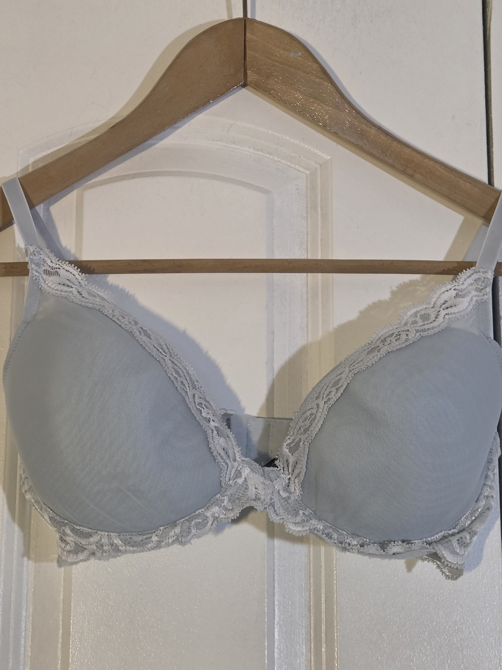 Natori Light Gray Lace-Trim Push-Up Bra
